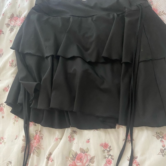 Dresses & Skirts - Elegant Black Layered Skirt